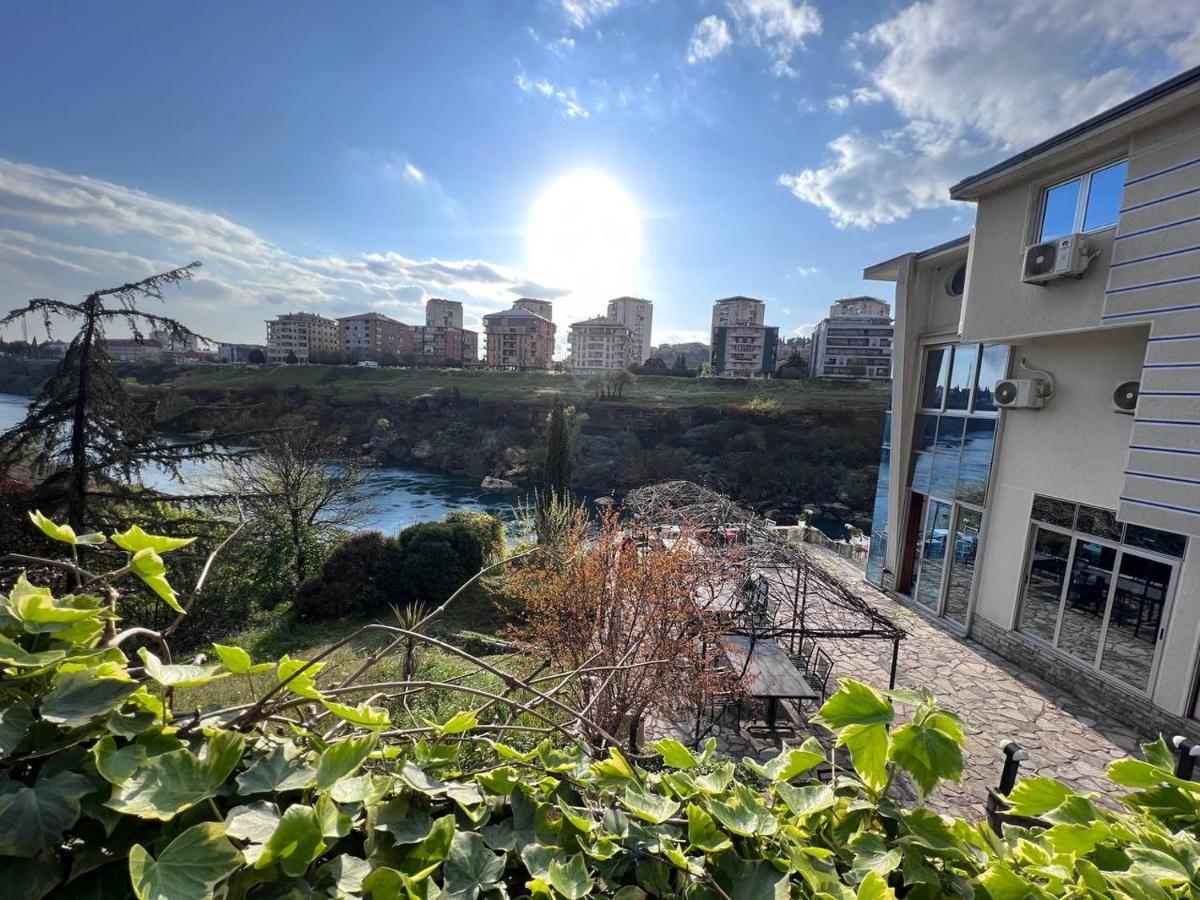 Hotel Ambasador Podgorica Exteriör bild