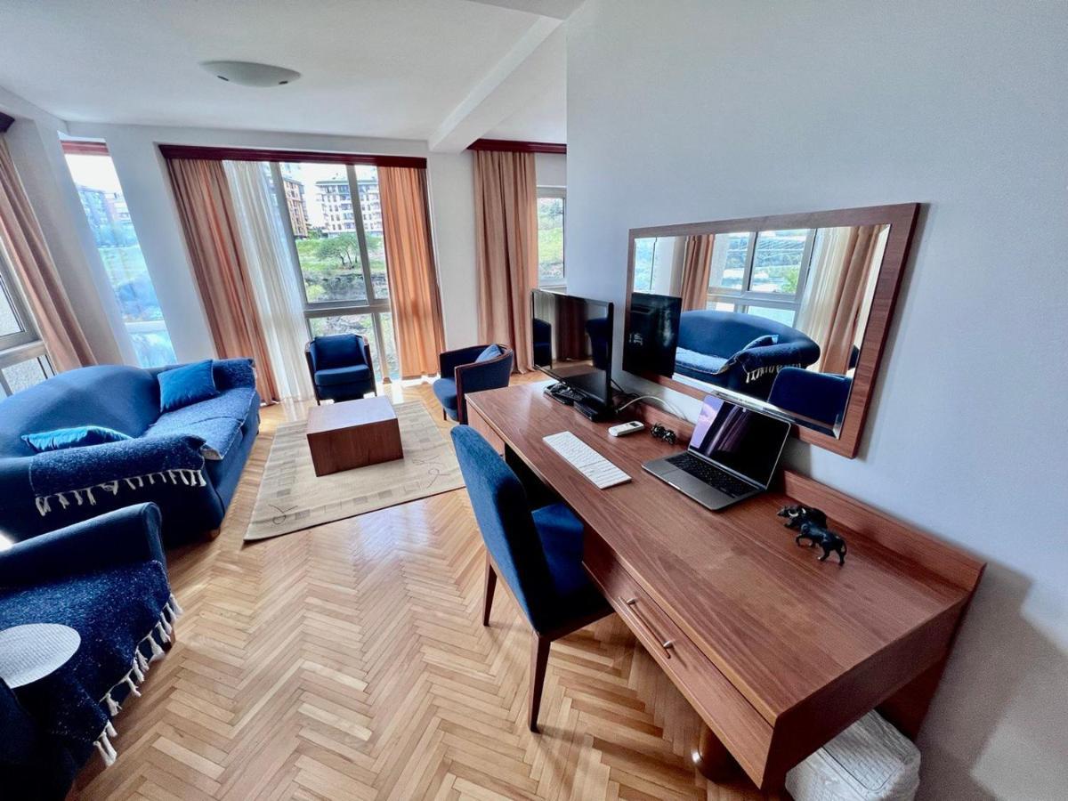 Hotel Ambasador Podgorica Exteriör bild