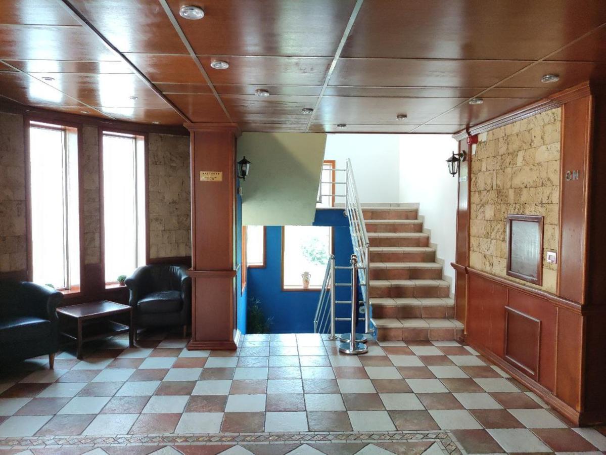 Hotel Ambasador Podgorica Exteriör bild