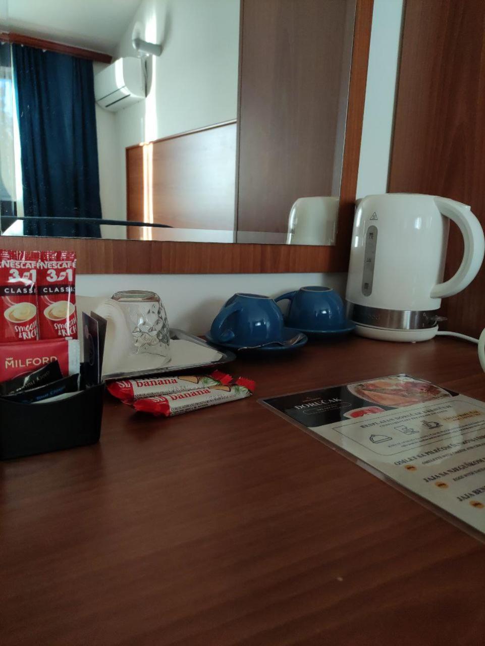 Hotel Ambasador Podgorica Exteriör bild