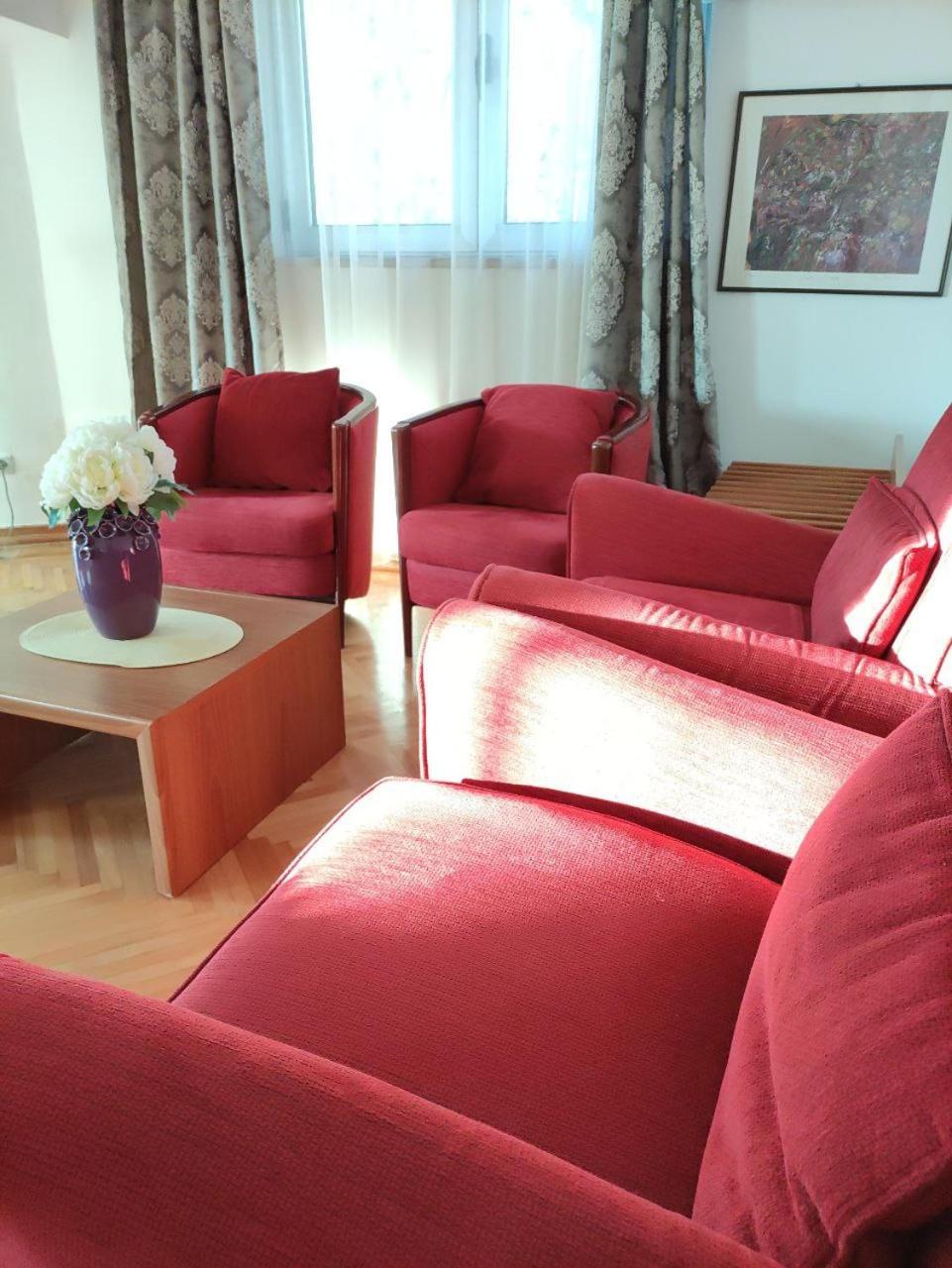 Hotel Ambasador Podgorica Exteriör bild