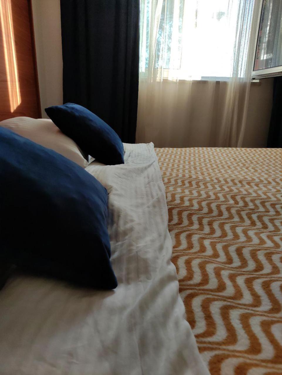 Hotel Ambasador Podgorica Exteriör bild