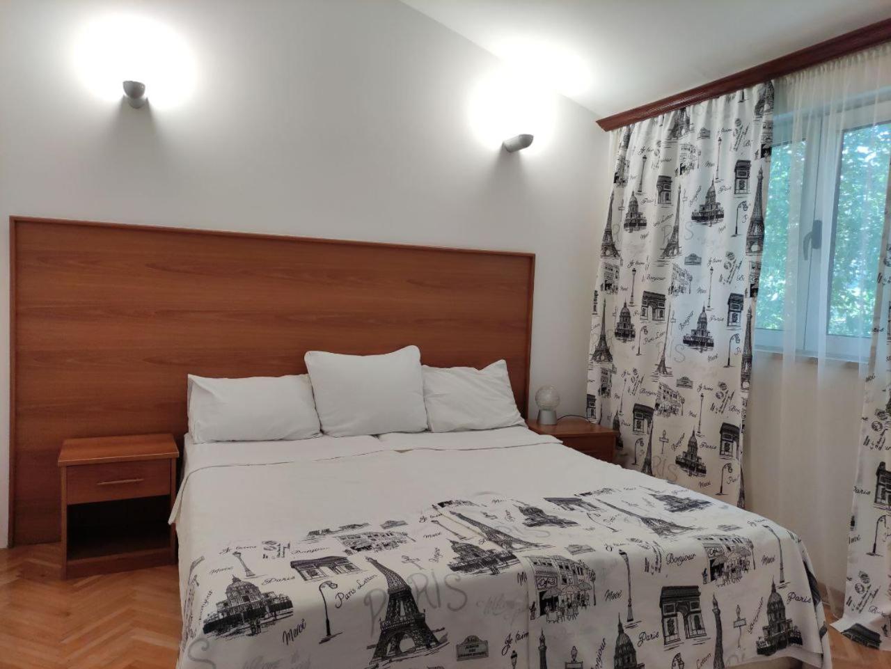 Hotel Ambasador Podgorica Exteriör bild
