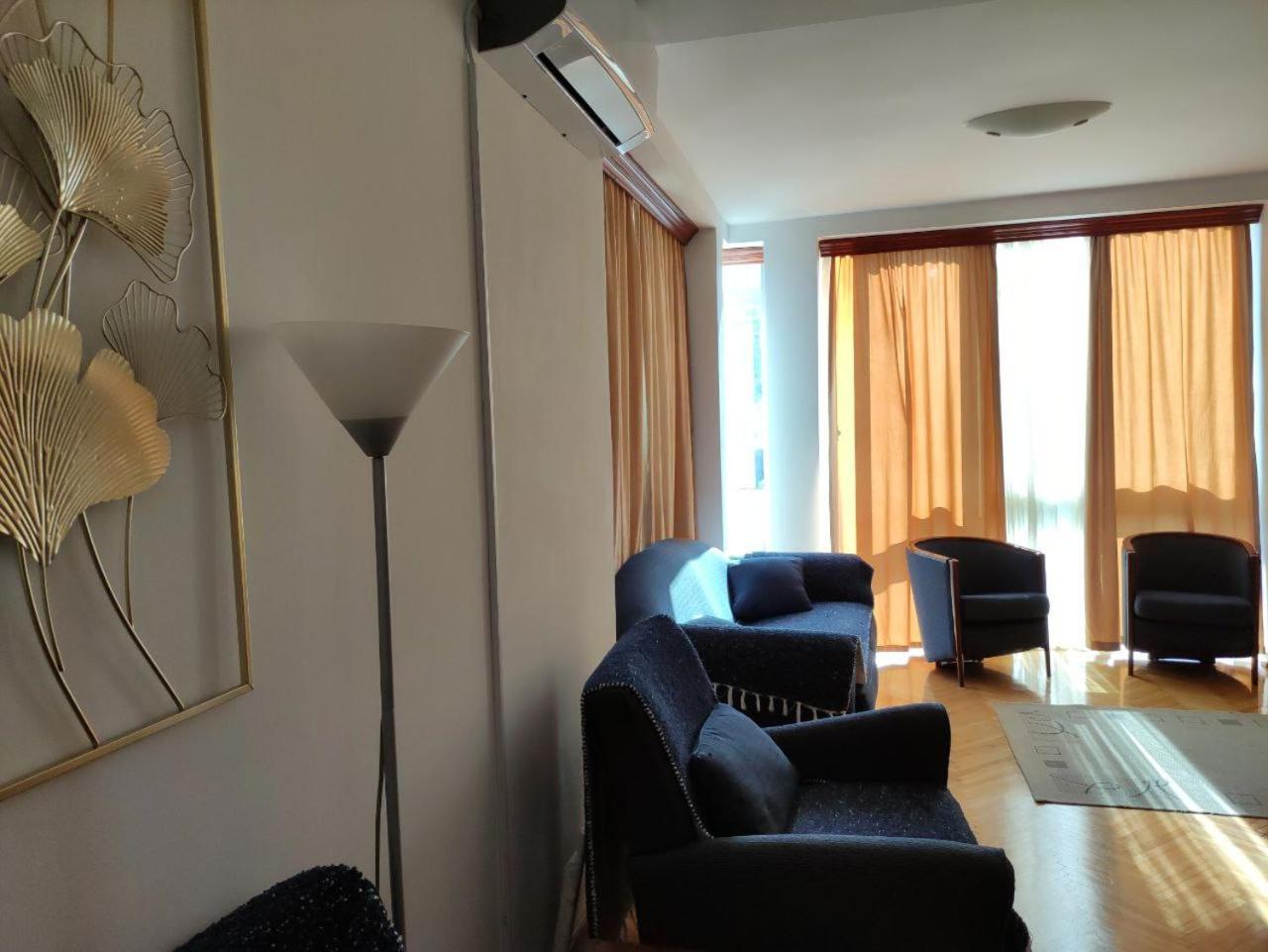 Hotel Ambasador Podgorica Exteriör bild