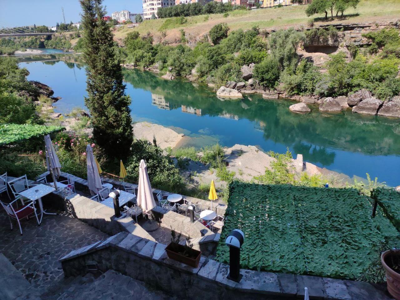Hotel Ambasador Podgorica Exteriör bild